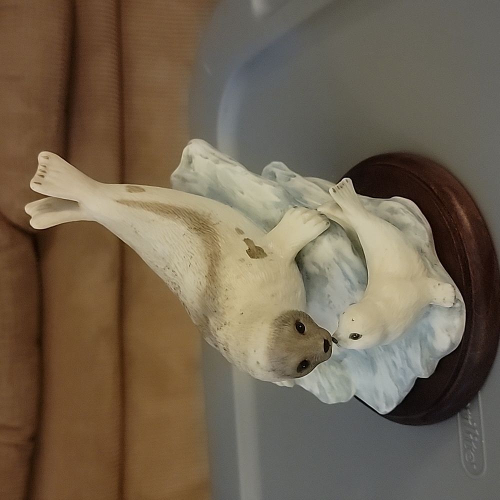 Masterpiece Porcelain by Homco Seals